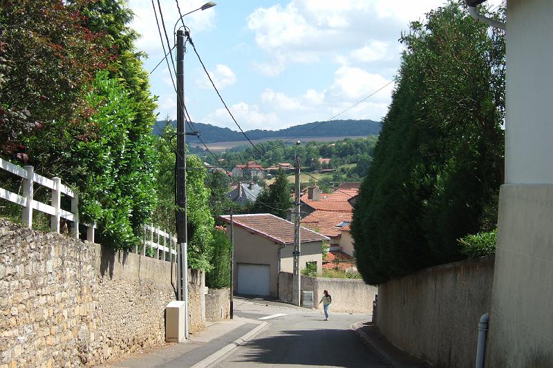 3-7-05 Noveant-sur-Moselle.JPG - ... mit idyllischen Villages ...